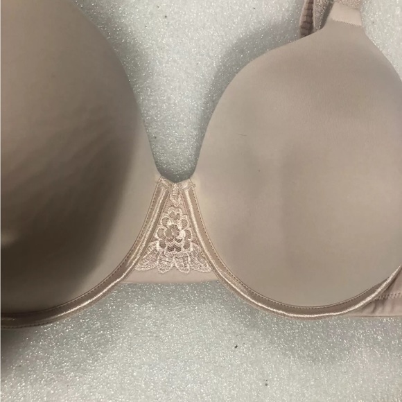 Vanity Fair 40C Body Sleeks Support Light Pink Underwire Bra Style RN 16345 - Picture 2 of 8
